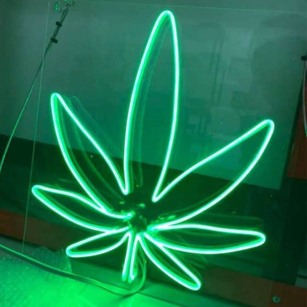 Cannabis Leaf (Green) 550mm x 500mm